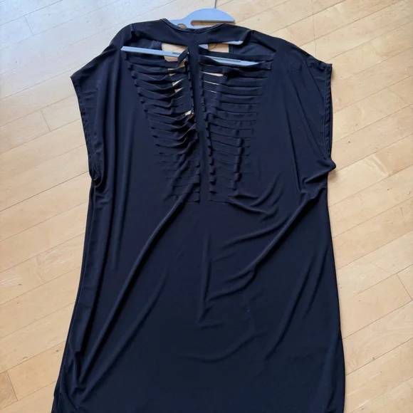 Jordan Taylor Black cut out swim cover up, M, CB2527 - Picture 4 of 4